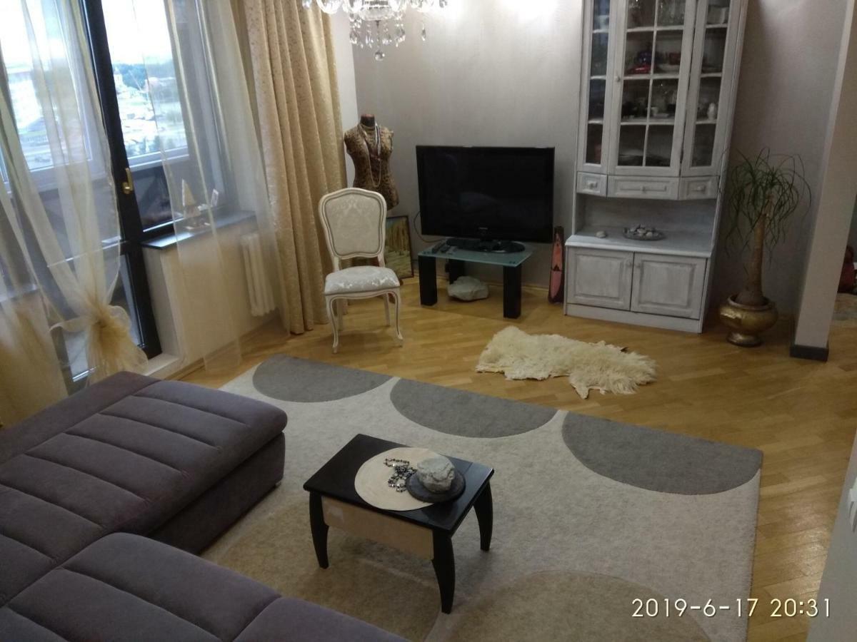 Apartamenty V Minske S Dwumä Spalnyami Esterno foto