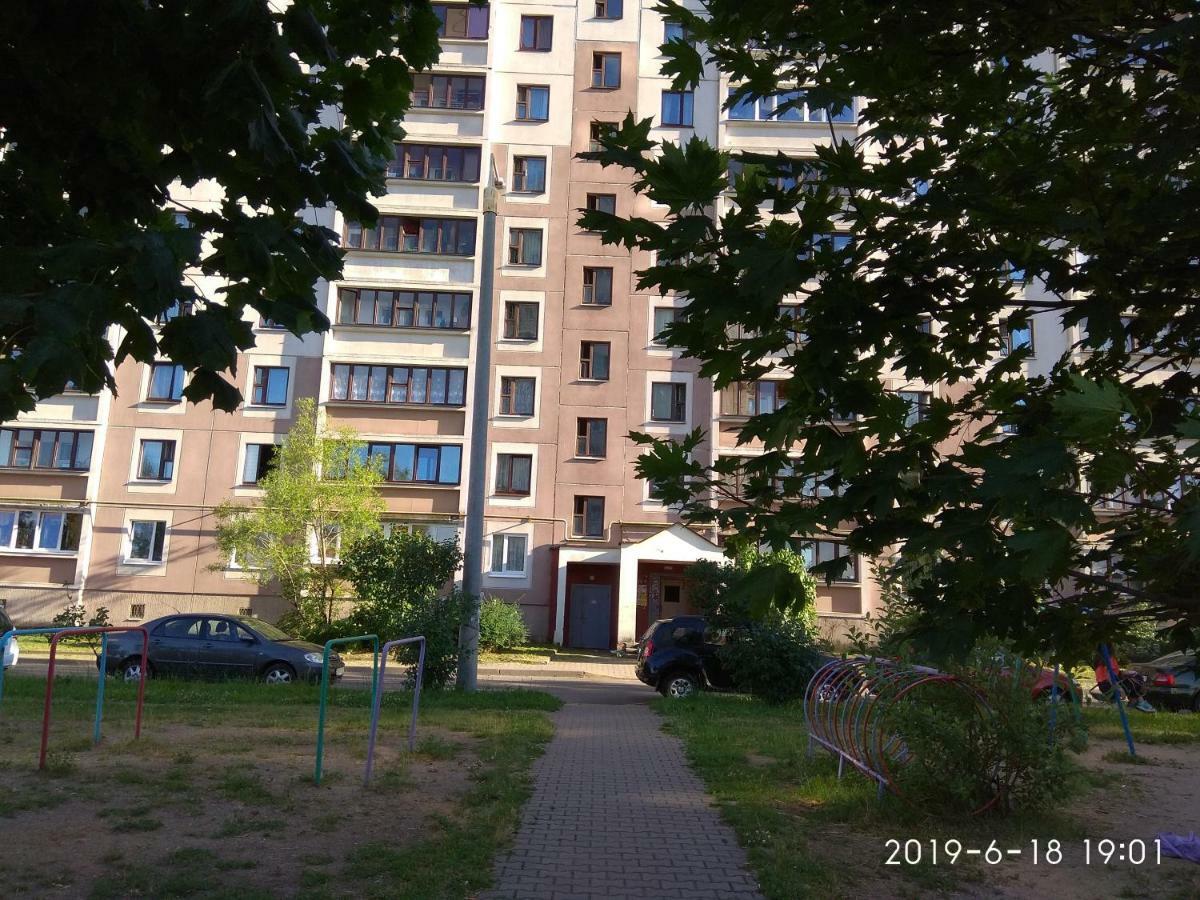 Apartamenty V Minske S Dwumä Spalnyami Esterno foto